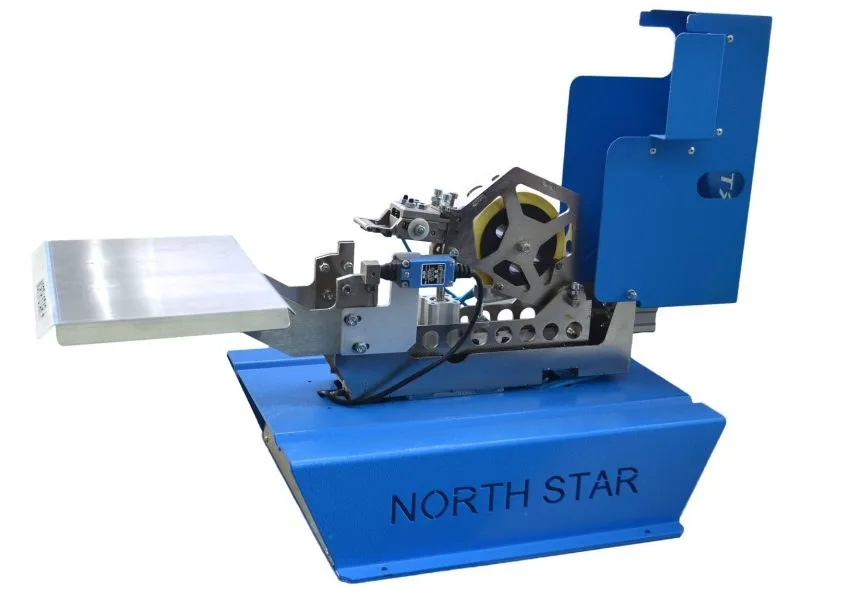 Blaue Stacking-Maschine mit der Aufschrift North Star