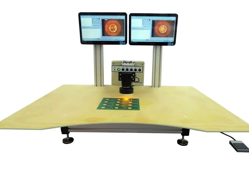 Messplatz Quickcheck Front-Back mit zwei Monitoren